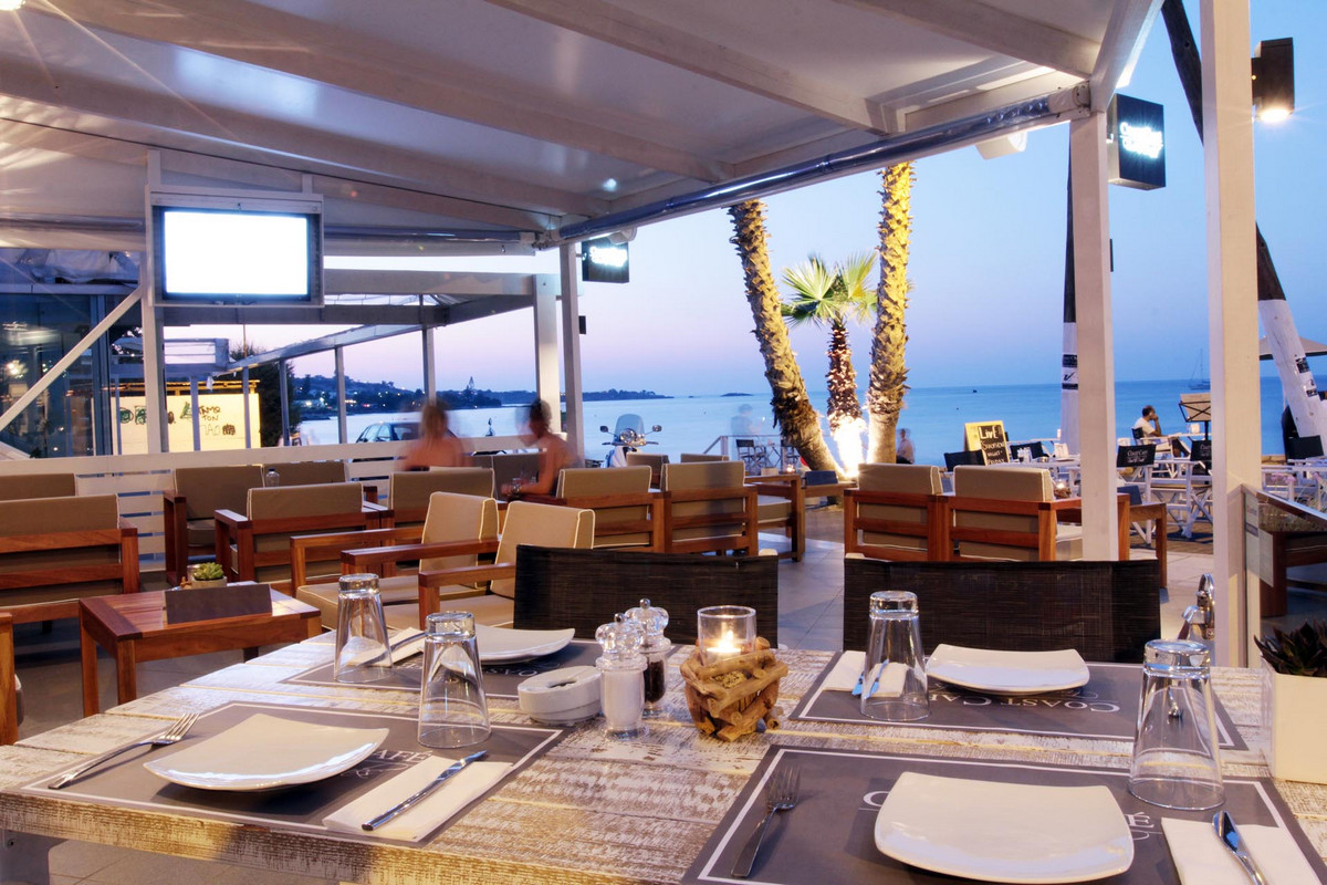 Beachcomber Bar & Restaurant in Stalida Heraklion - AllinCrete Travel ...